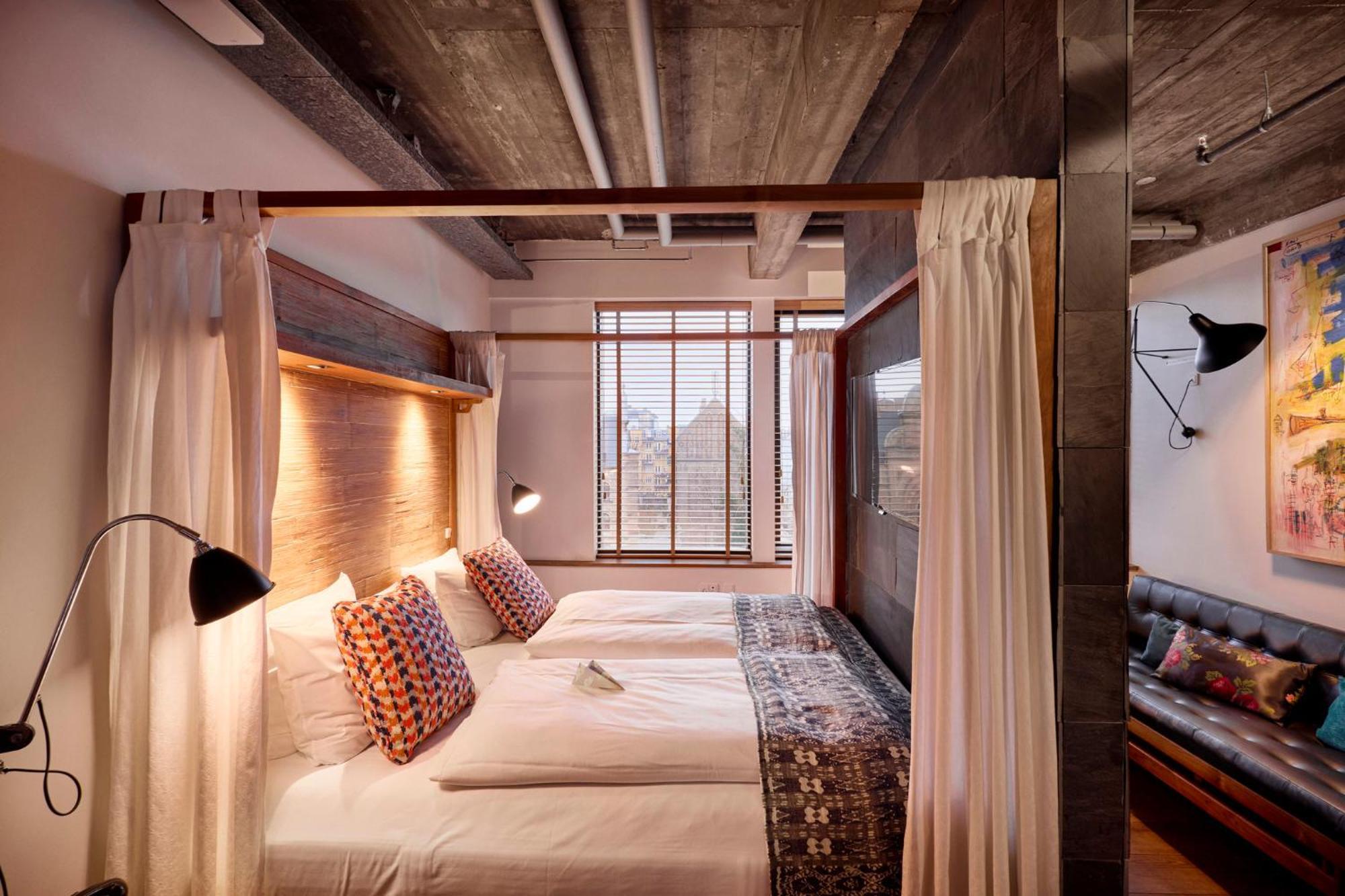 玛农勒斯套房古斯米登酒店 哥本哈根 外观 照片 A room at the Standard East Village